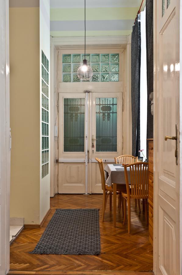 Capital Center Apartments Uelloi Budapest Esterno foto